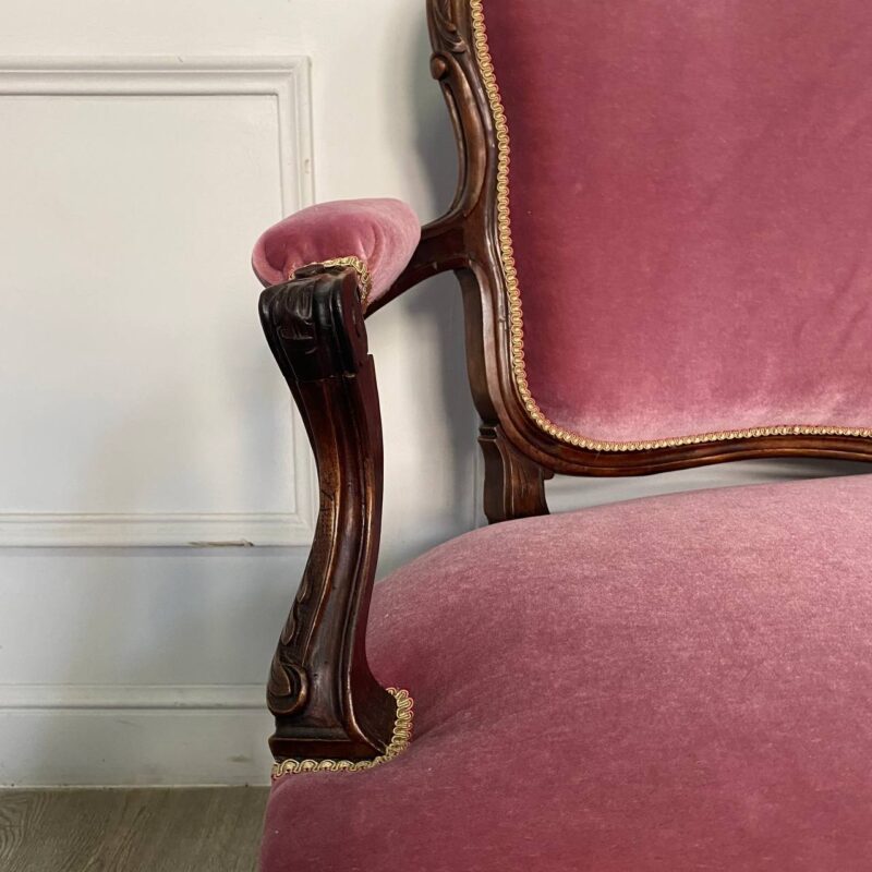 Переобивка мягкой мебели