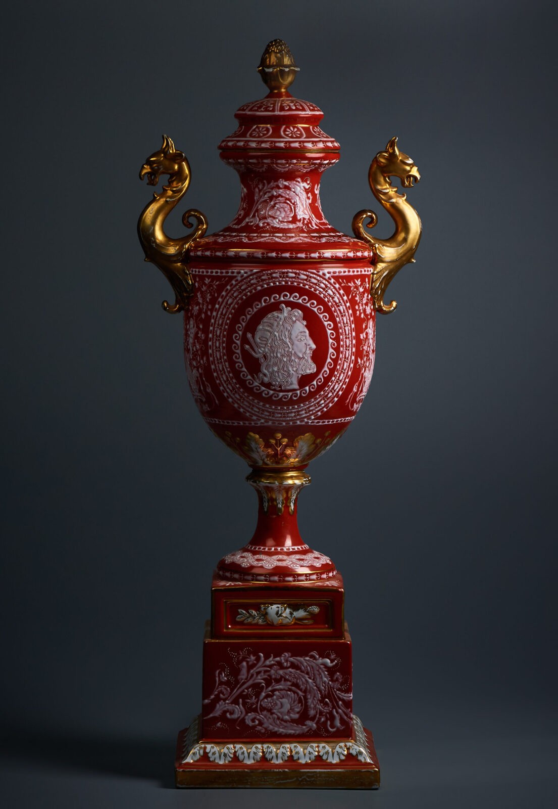 Антикварный фарфор и фаянс