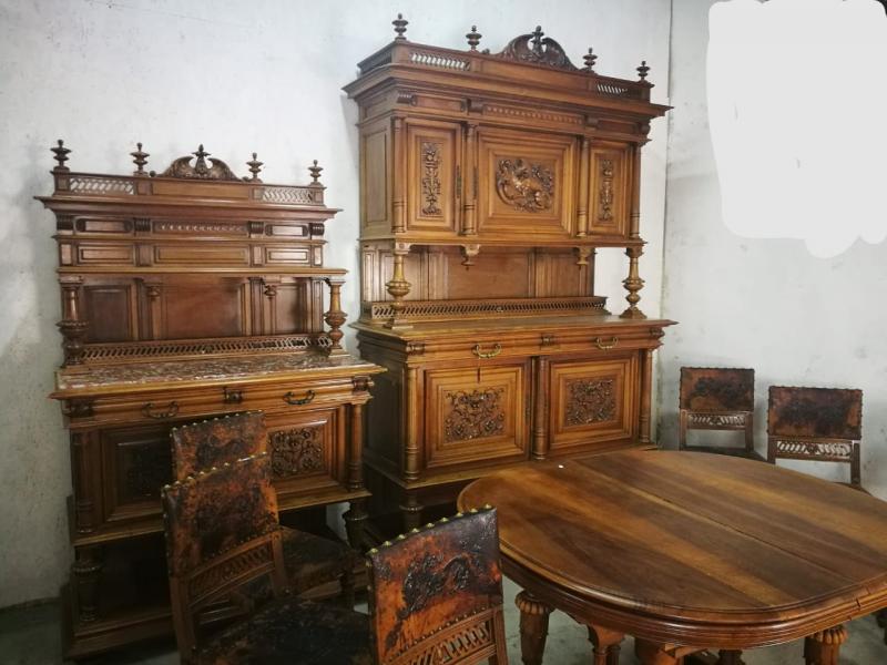 Антикварные столовые гарнитуры