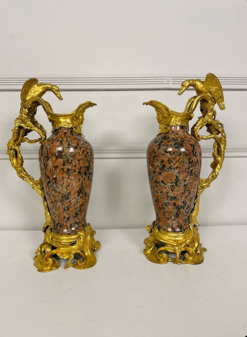 Антикварные бронзовые и металлические вазы