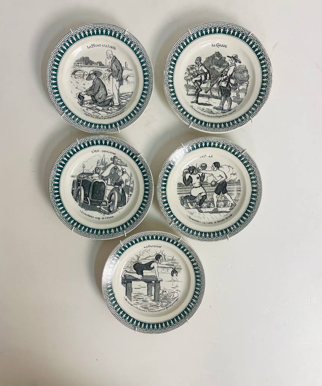 Антикварные фарфоровые тарелочки.