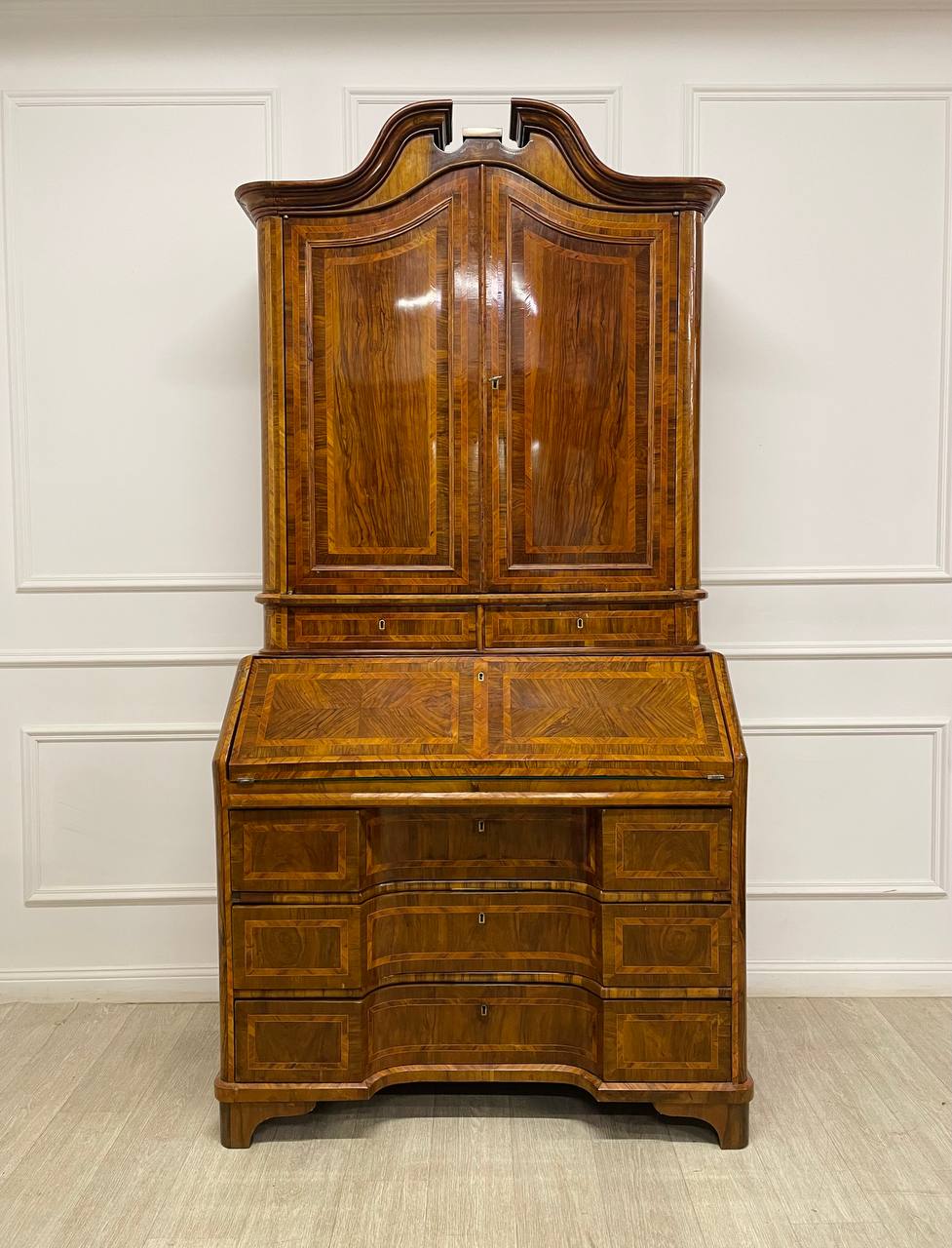 Антикварный секретер