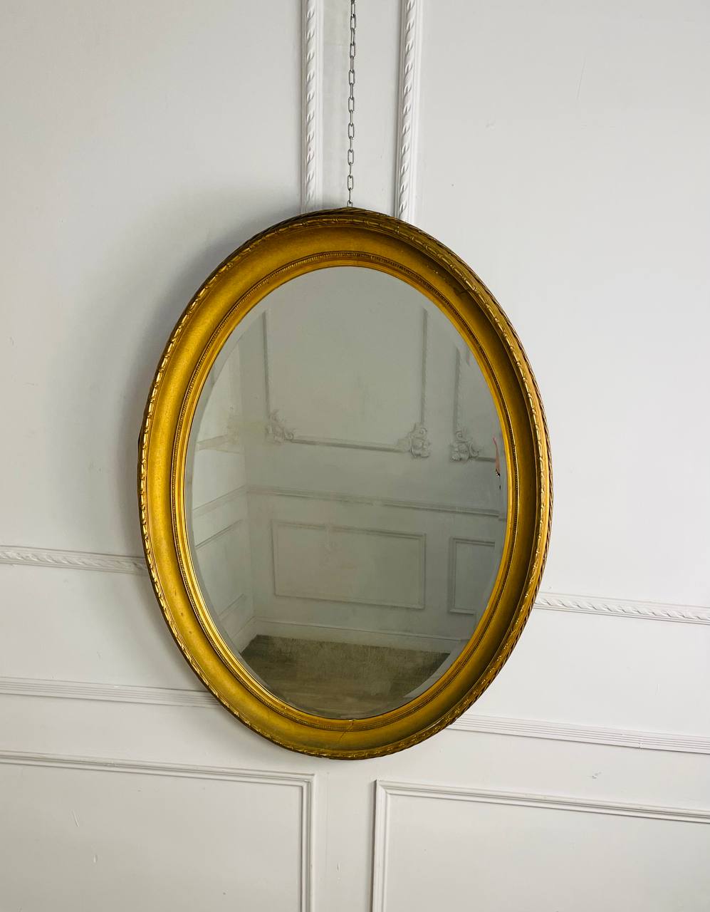 Антикварное овальное зеркало