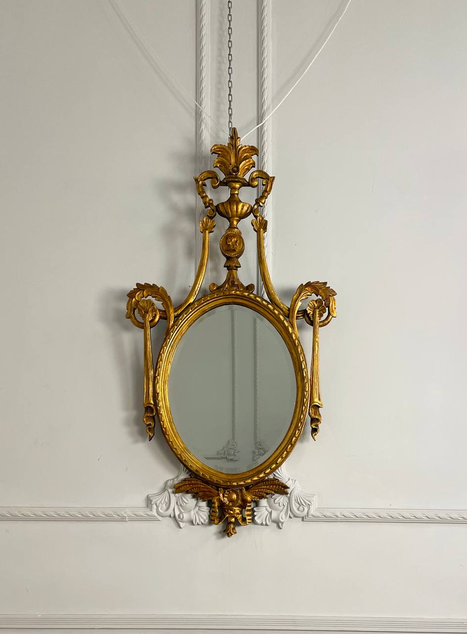 Антикварное настенное зеркало