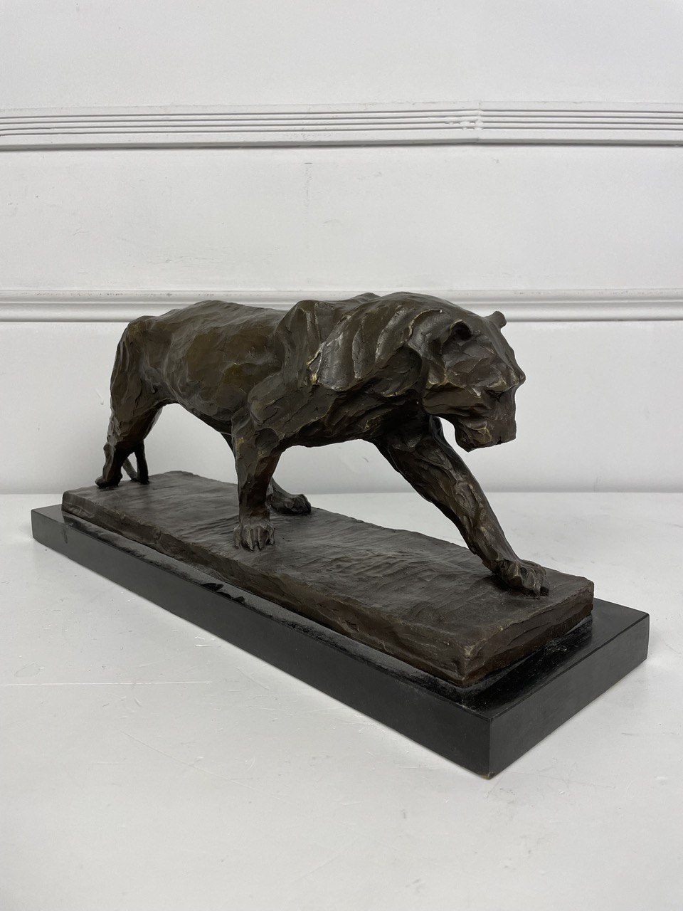 Антикварная скульптура «Леопард в движении» Rembrandt Bugatti