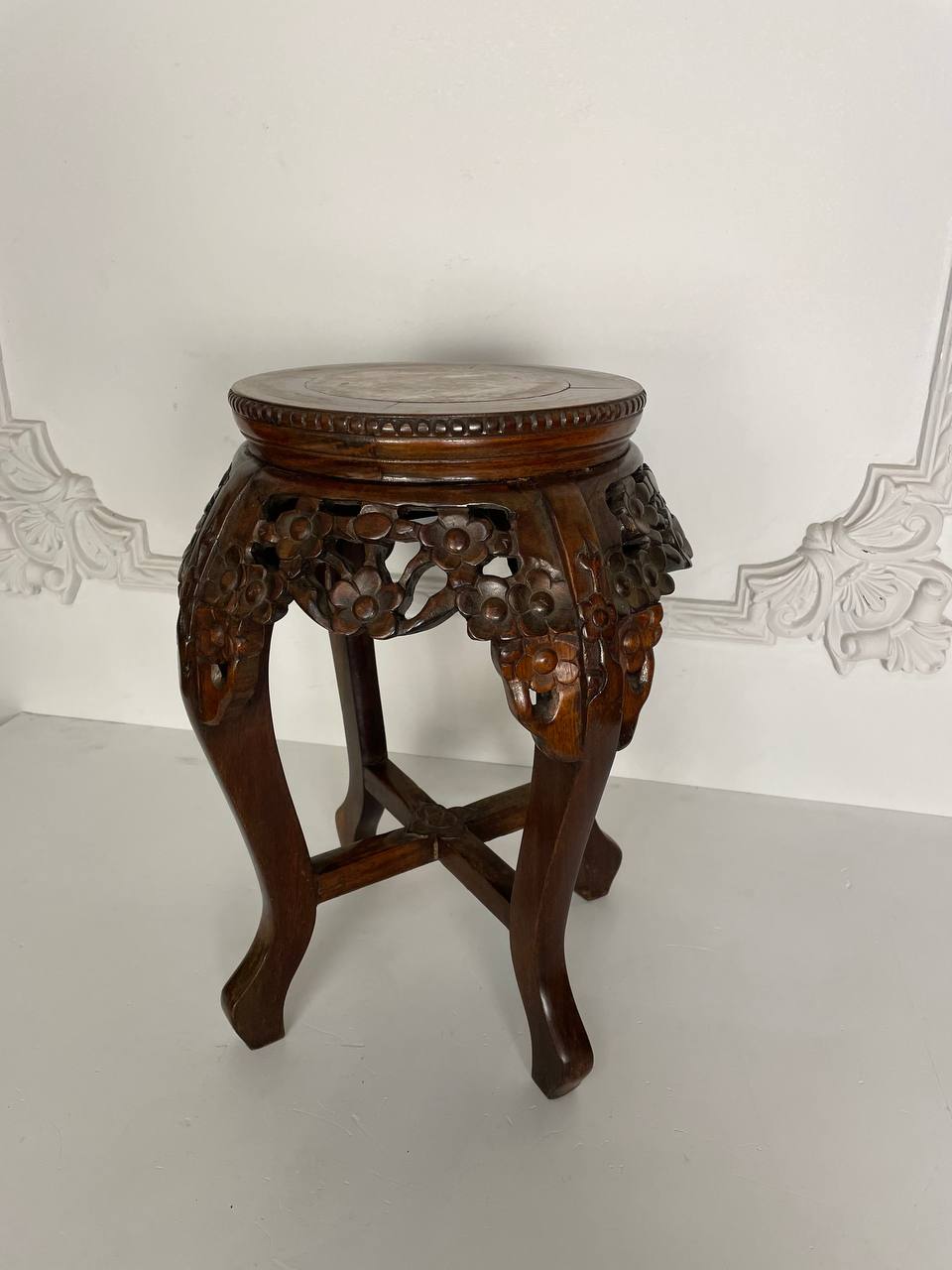 Антикварный столик-подставка Шинуазри