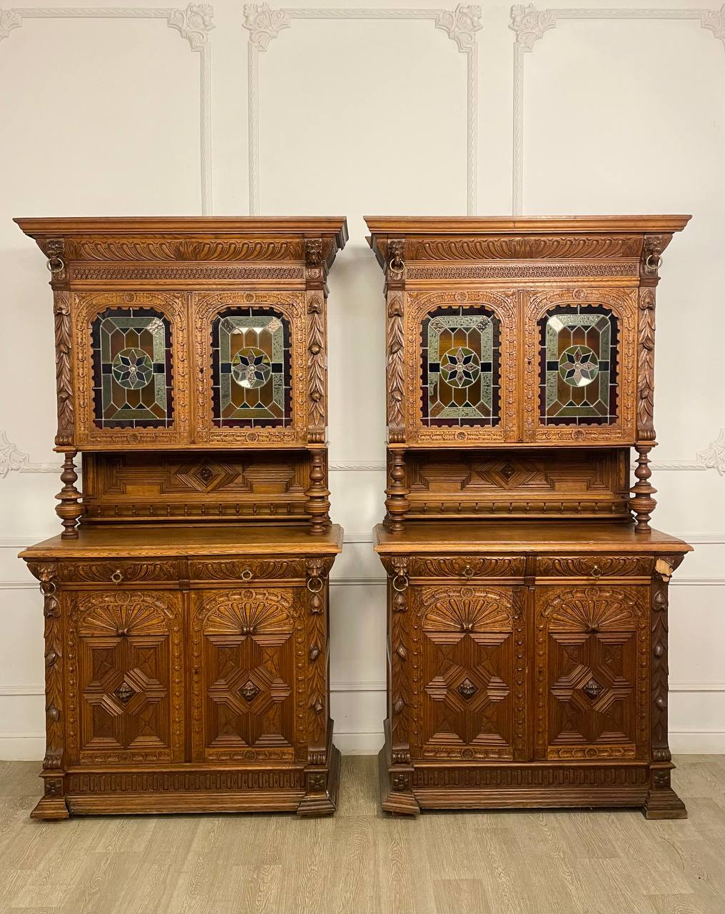 Антикварные Мехельские буфеты