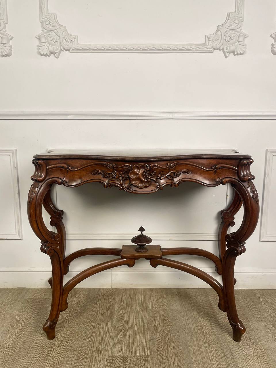 Антикварная консоль