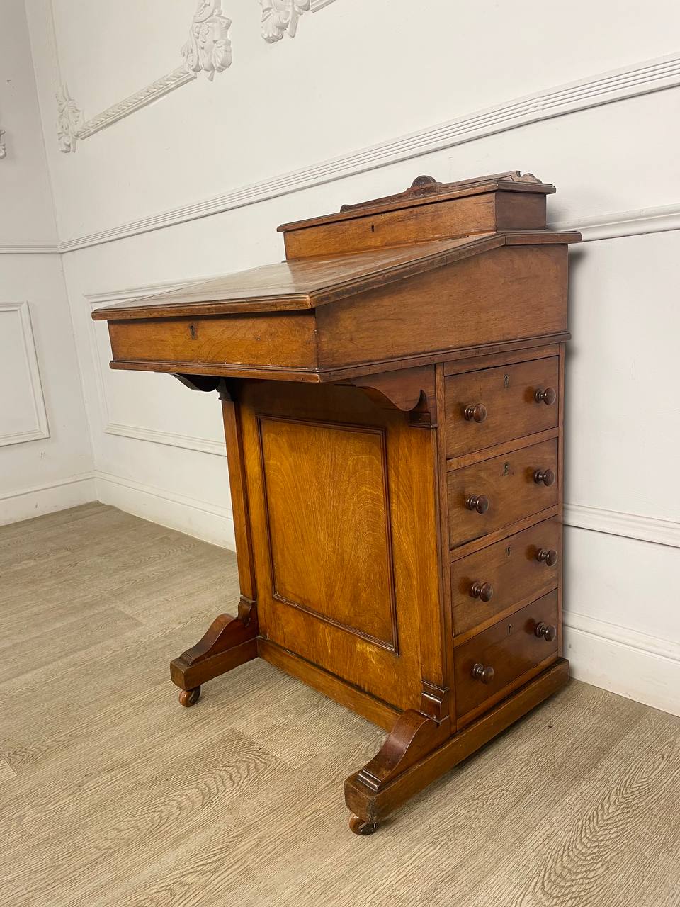 Антикварный рабочий стол