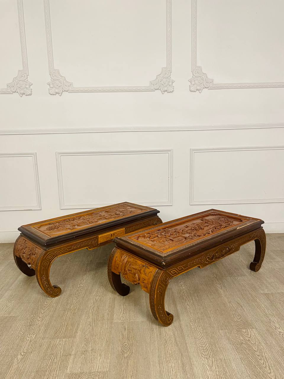 Пара журнальных китайских столиков