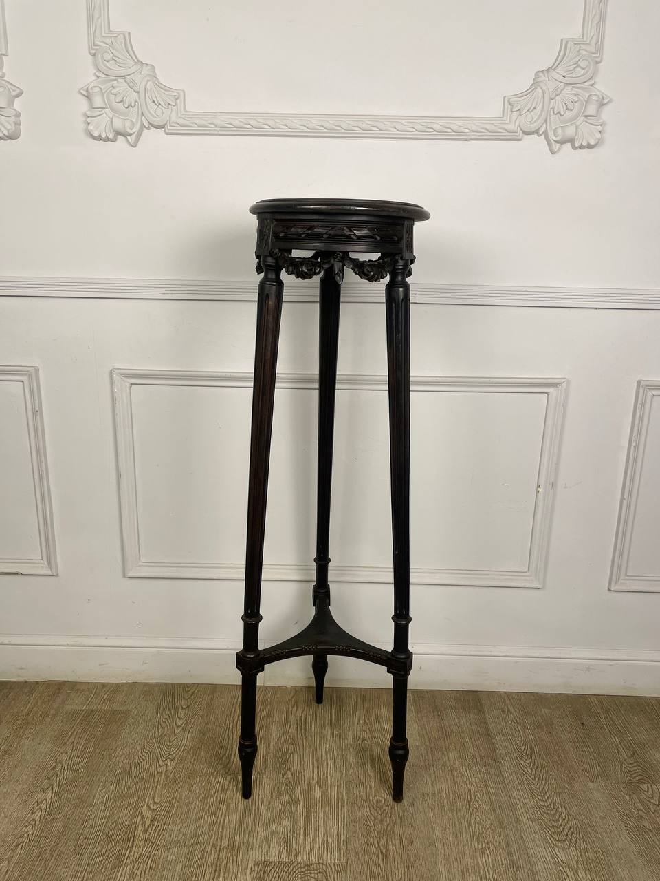 Антикварная консоль-подставка