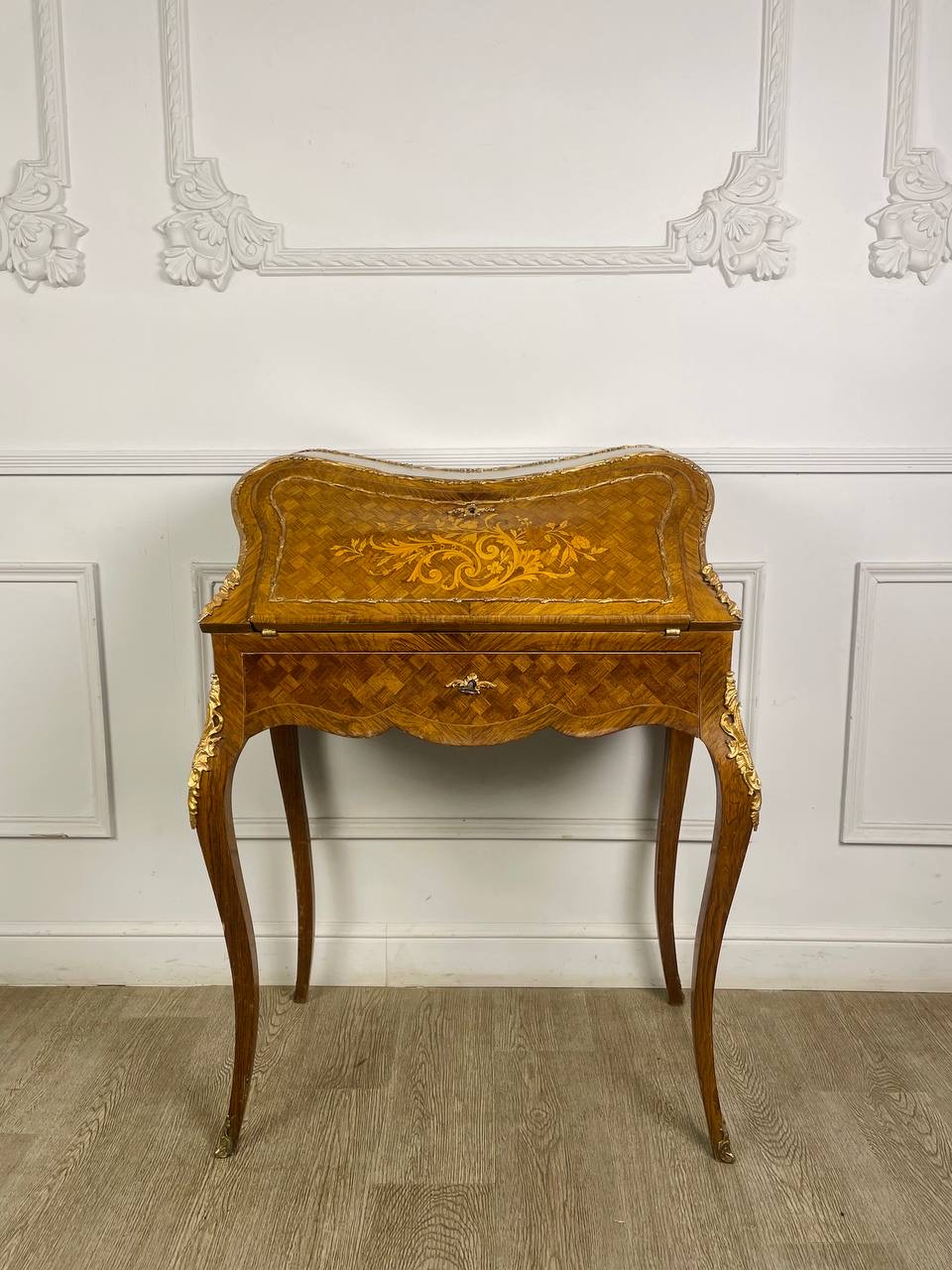 Антикварное бюро