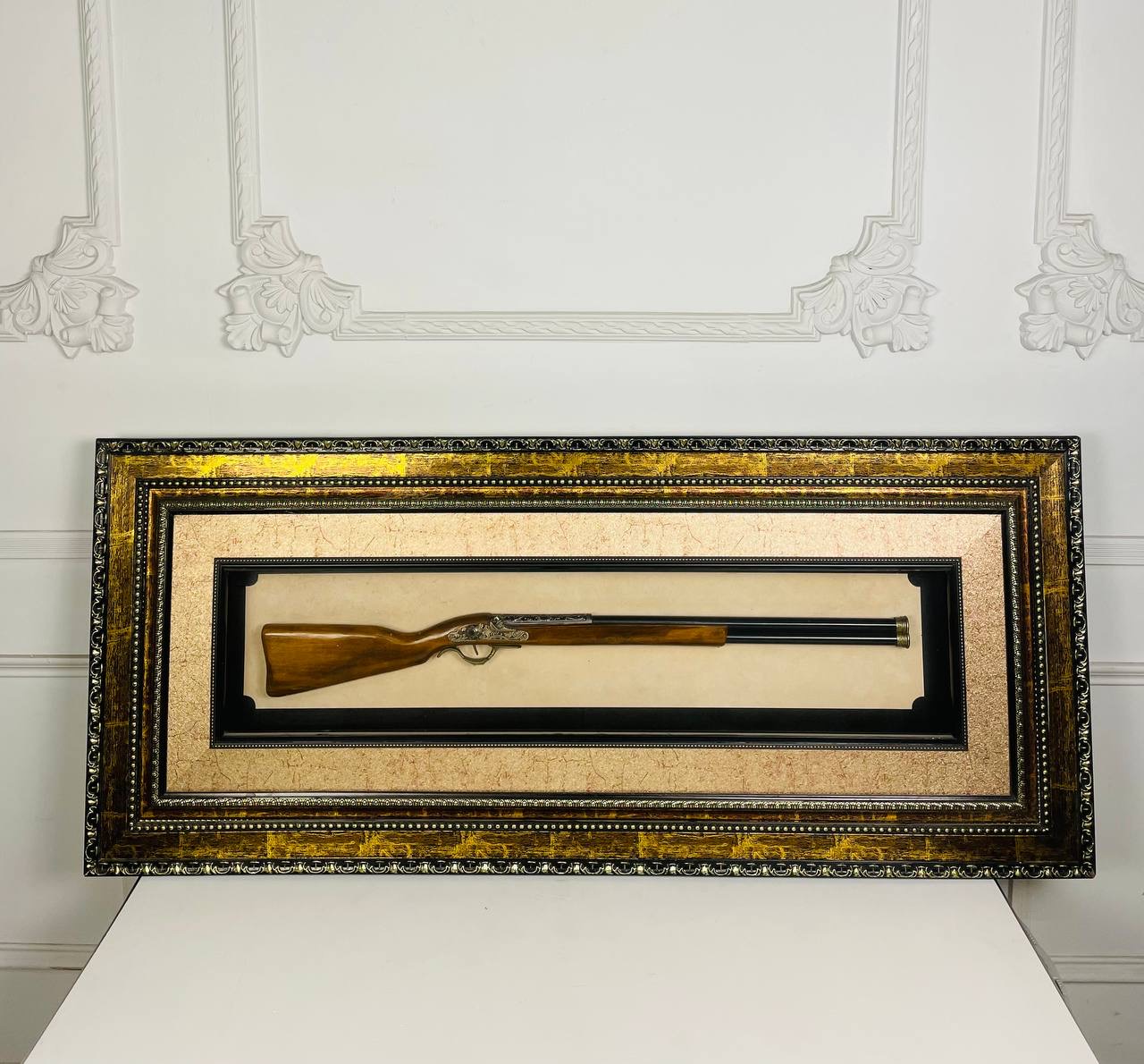 Муляж декоративного охотничьего ружья.