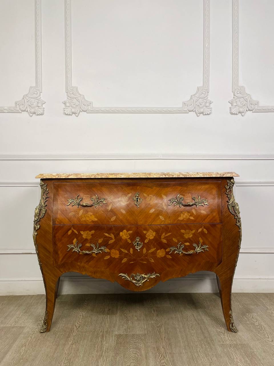 Антикварный комод