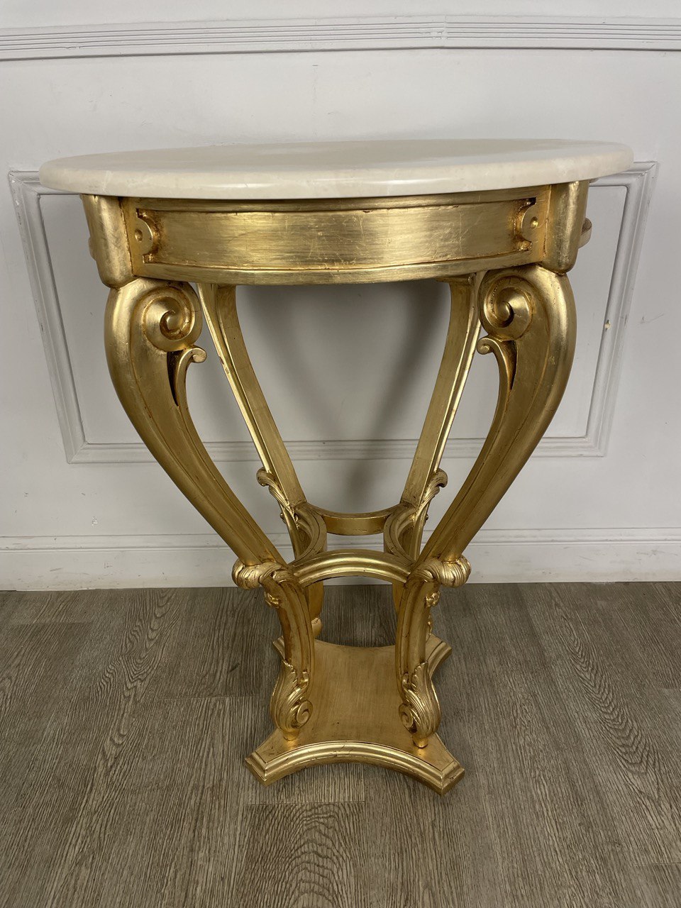 Антикварный столик