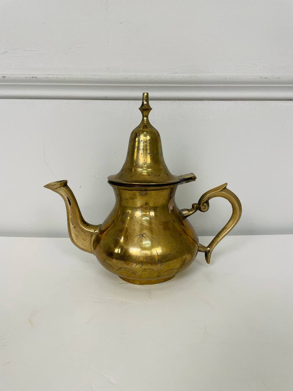 Антикварный латунный чайник