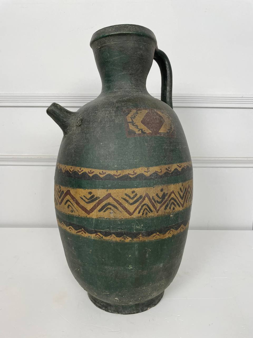 Старинный кувшин