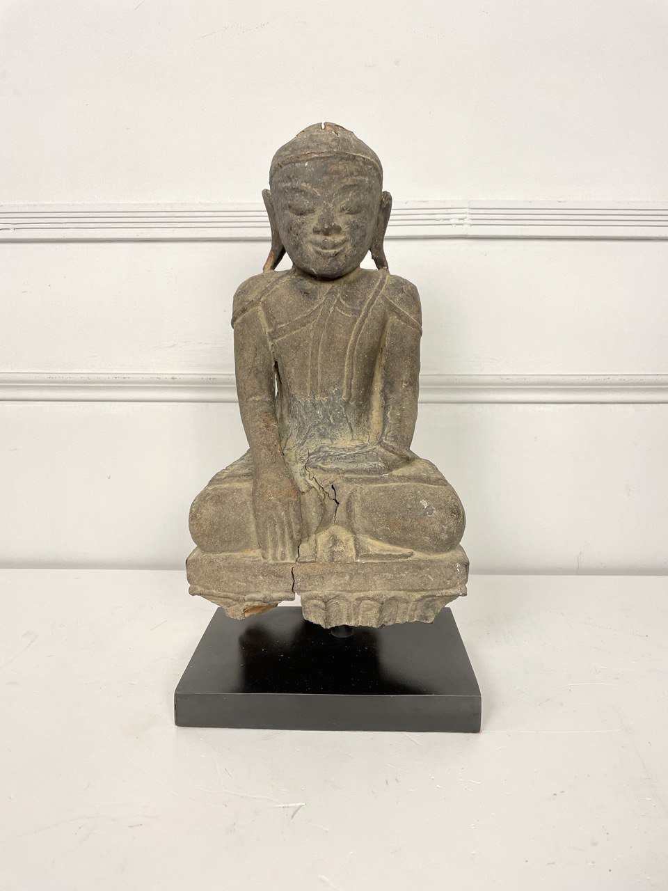 Большая скульптура "Парящий Будда"