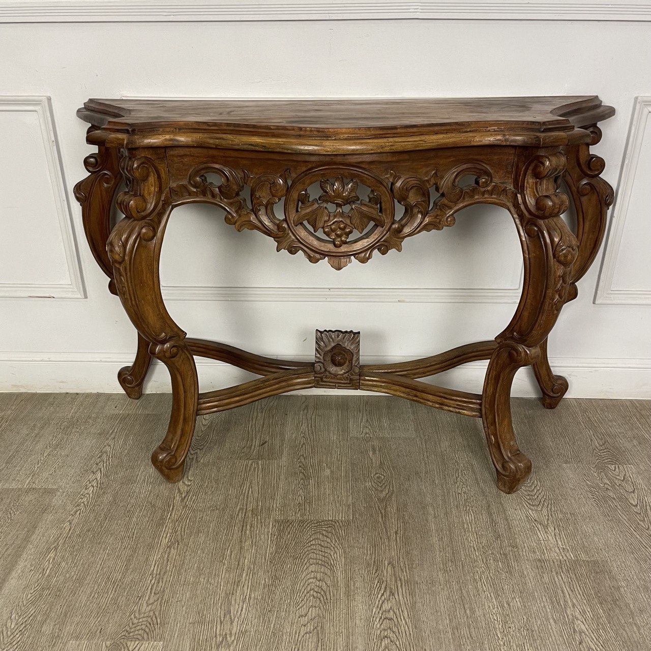 Антикварная консоль