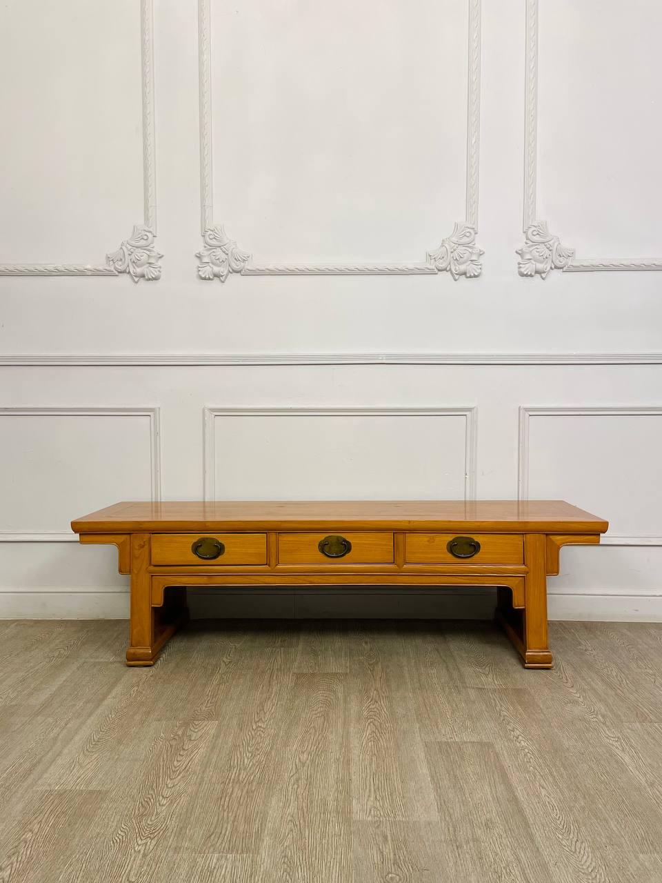 Скамья-консоль в стиле Шинуазри