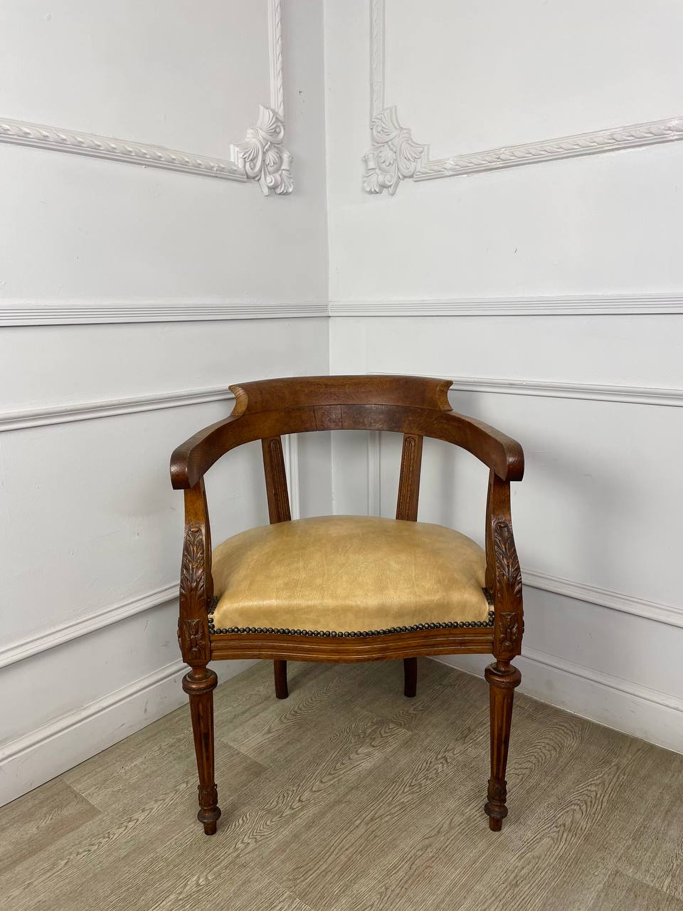 Антикварное Рабочее кресло