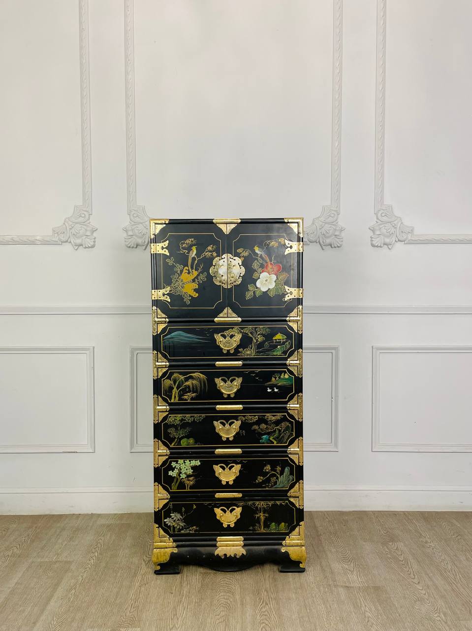 Комод в стиле Шинуазри