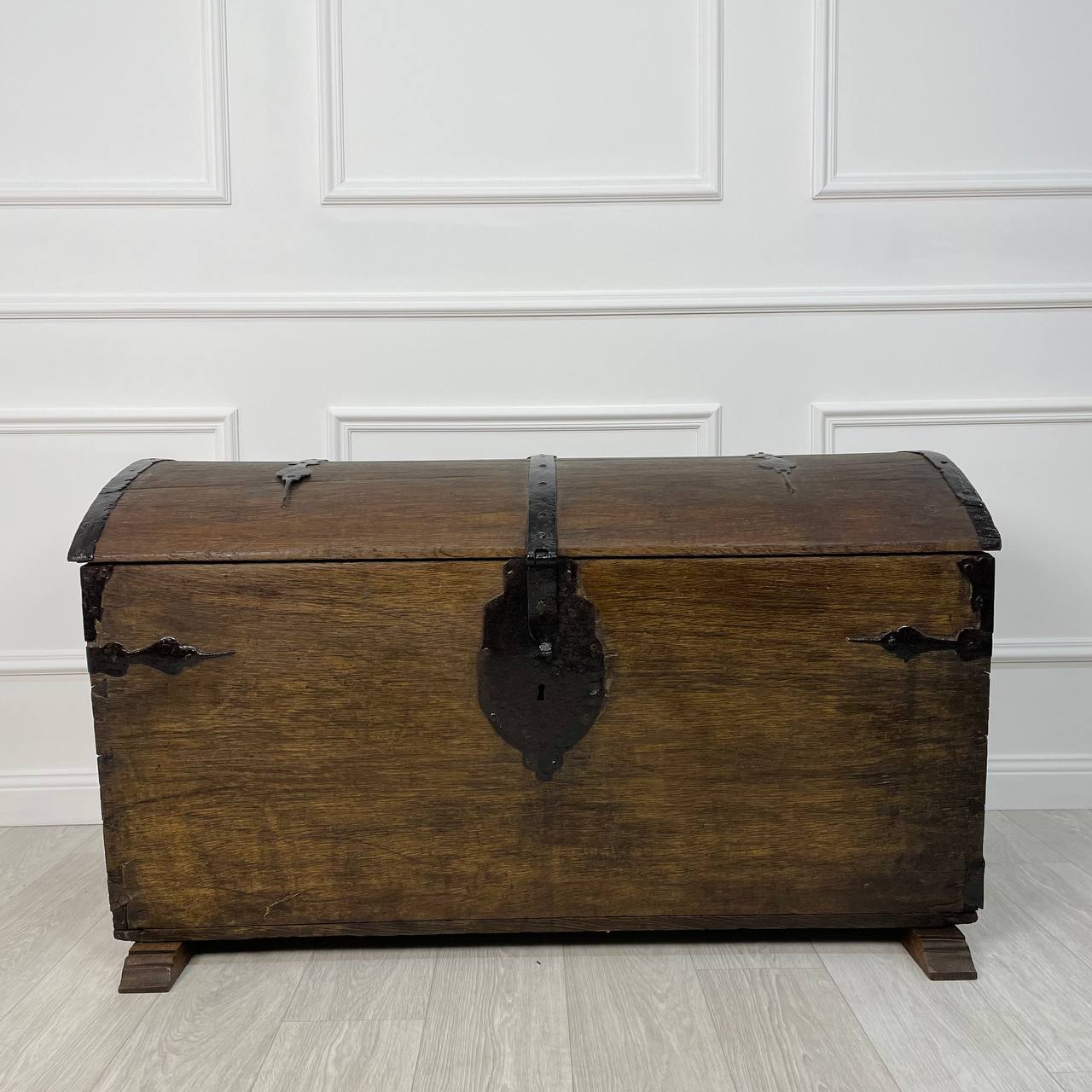 Антикварный сундук