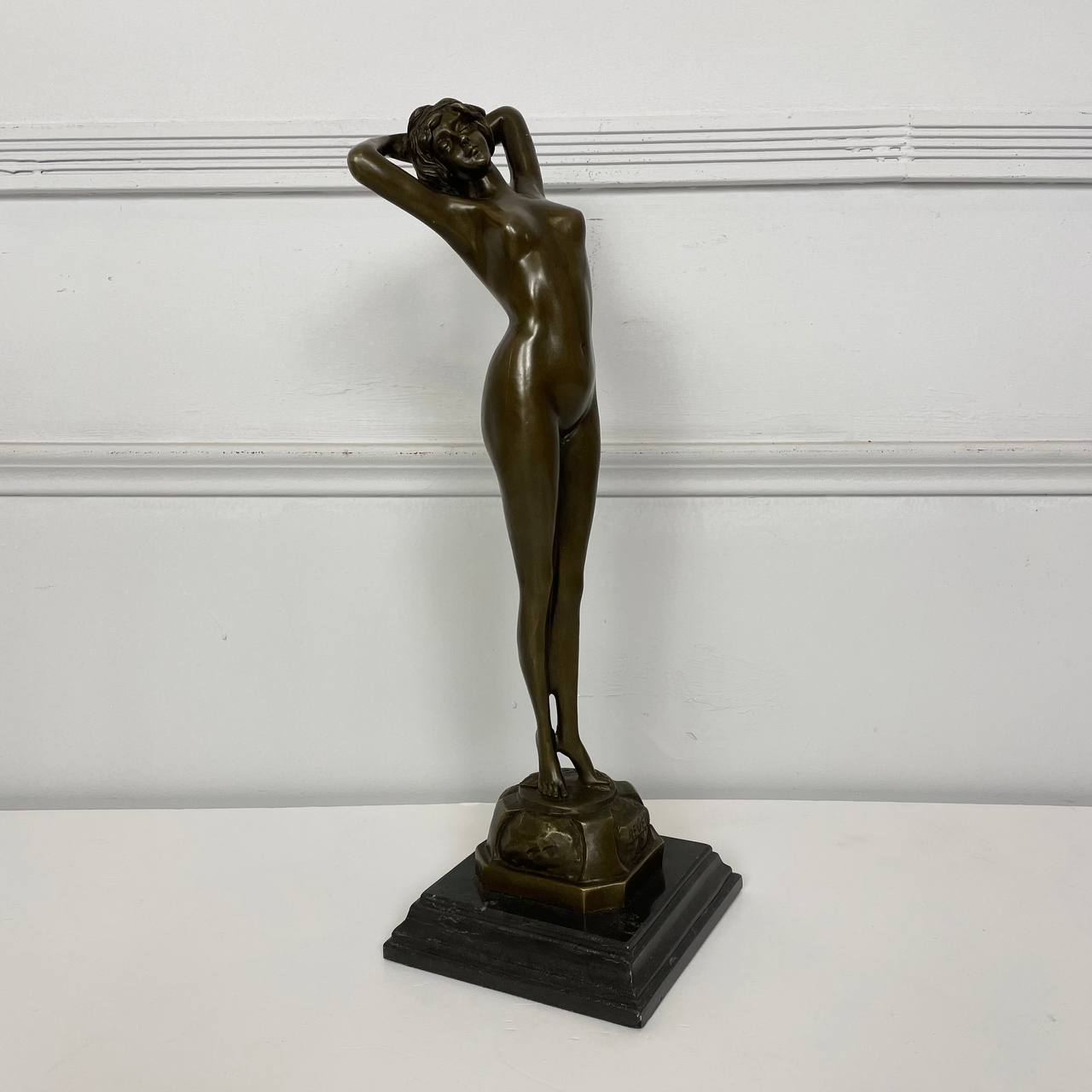 Антикварная бронзовая статуэтка «Обнаженная»