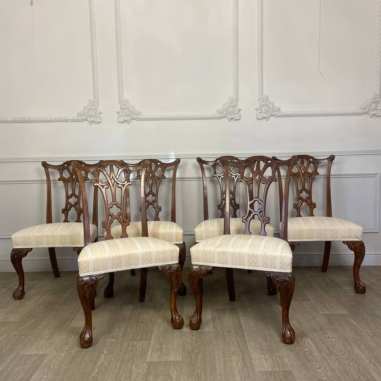 Антикварный гарнитур стульев Chippendale