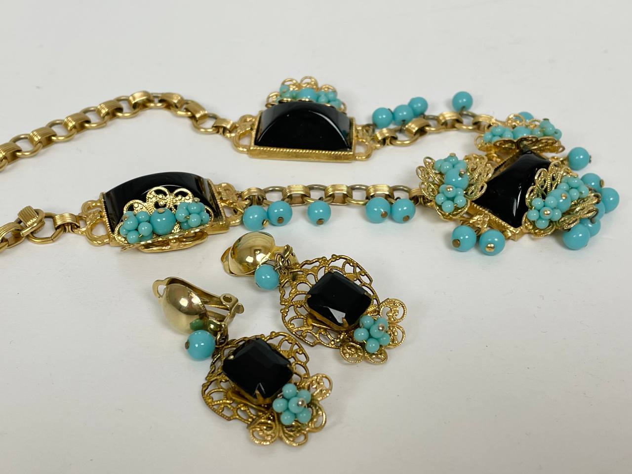 Винтажный набор колье и клипсы