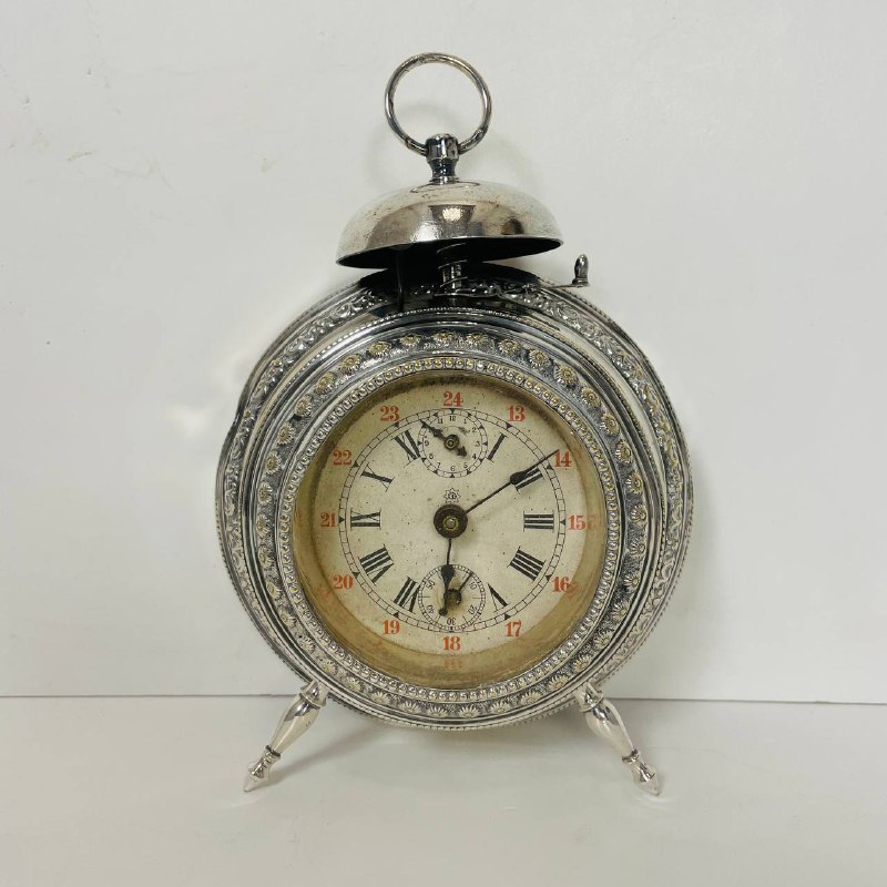 Антикварный будильник