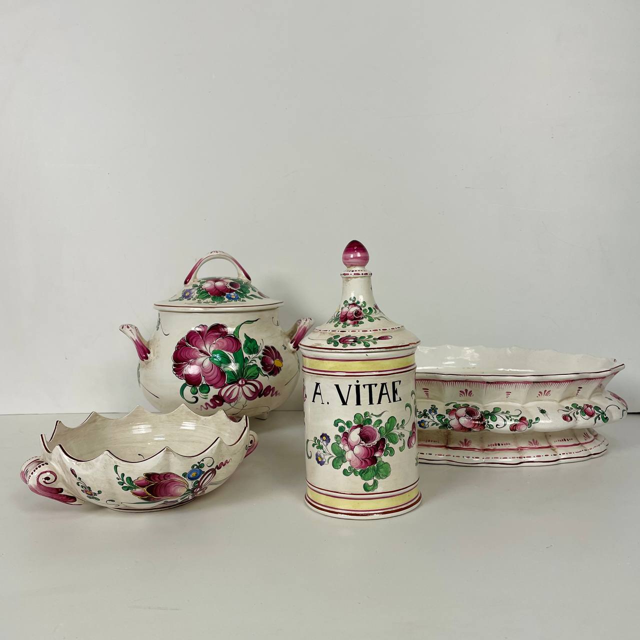 Антикварный сервиз