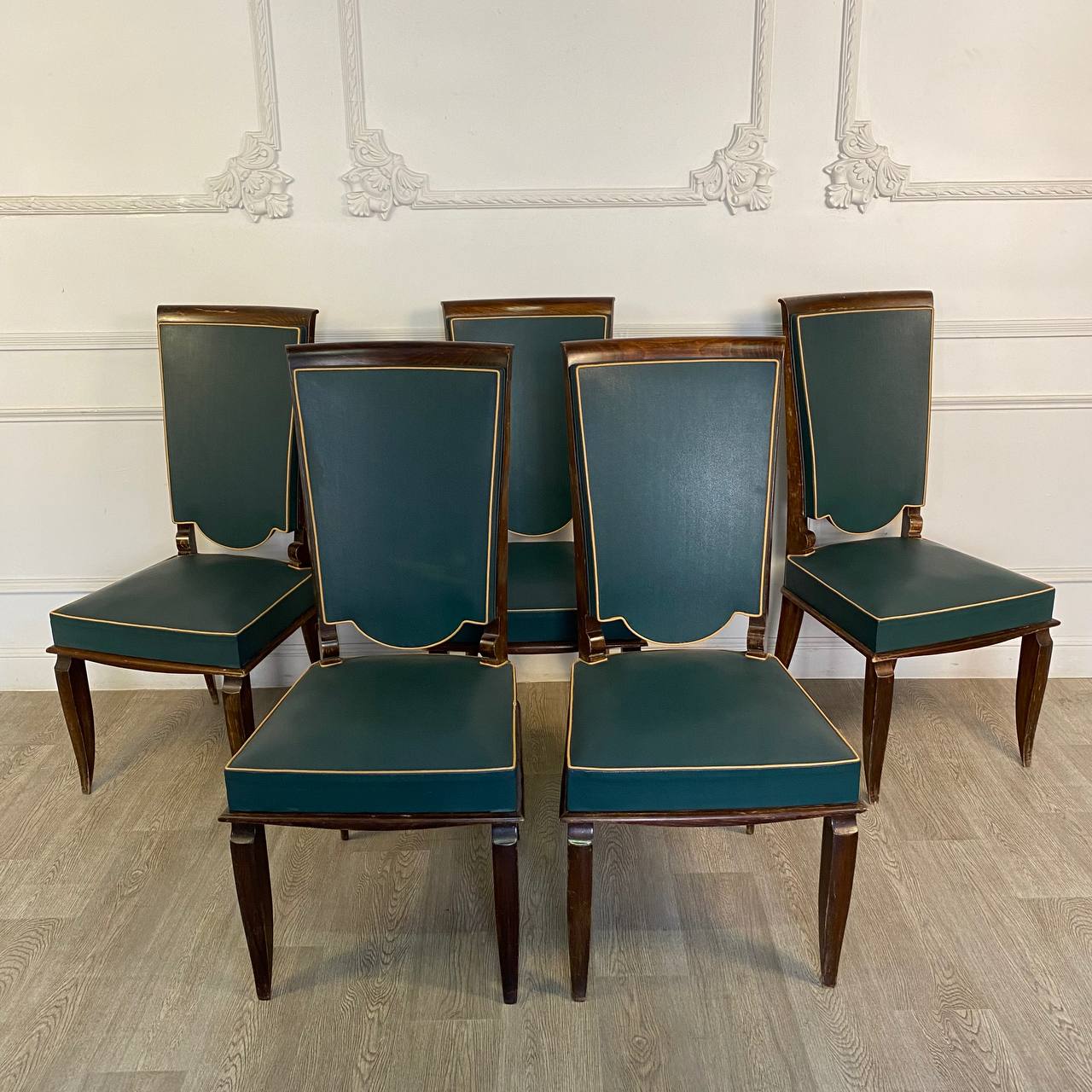 Антикварные стулья