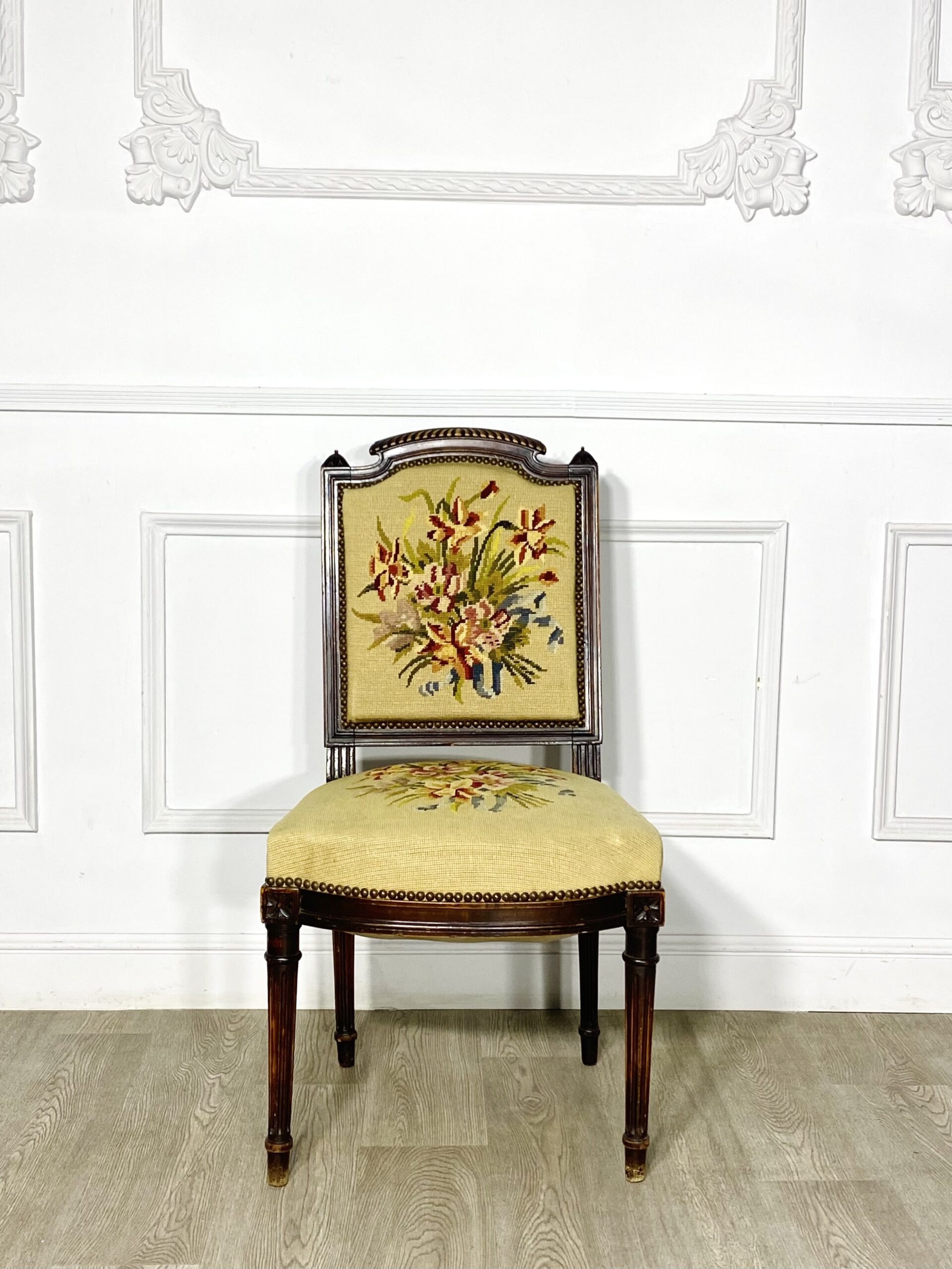 Стул антикварный