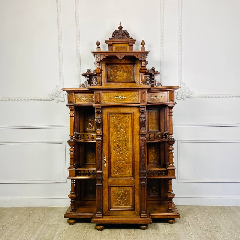 Антикварный буфет