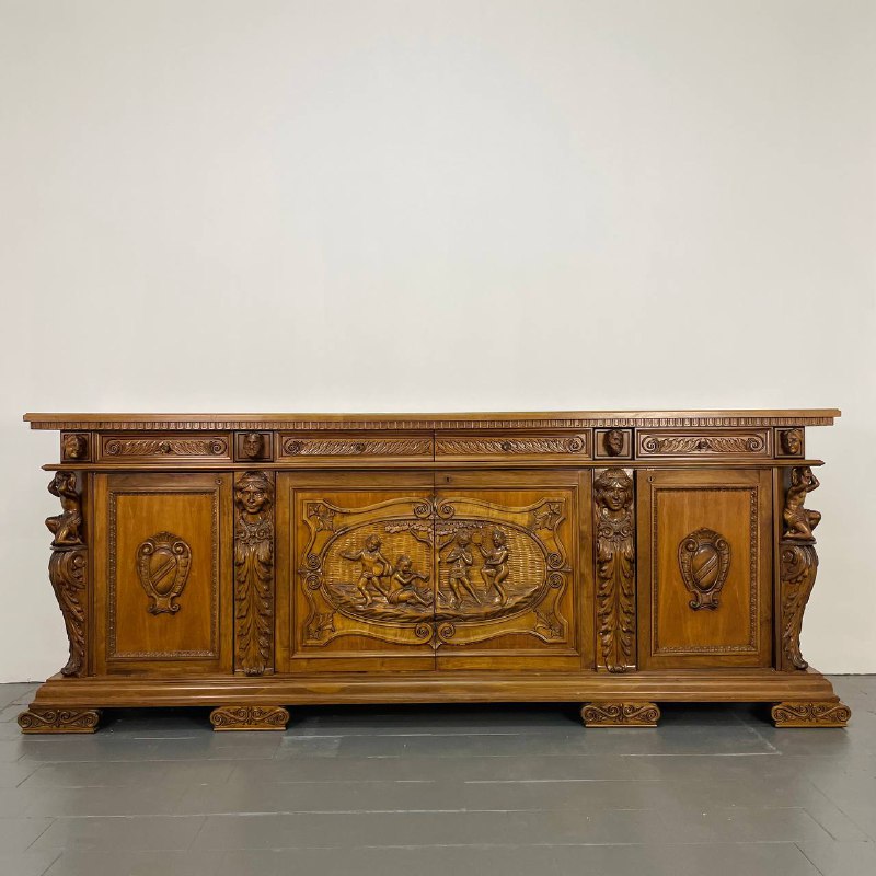 Антикварный комод