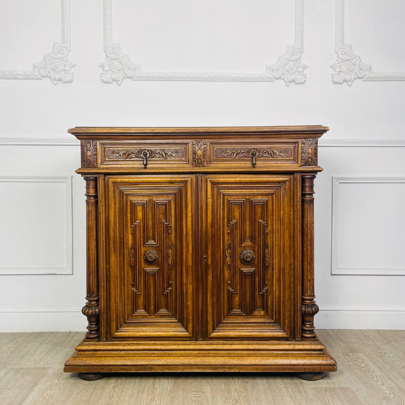 Антикварный комод