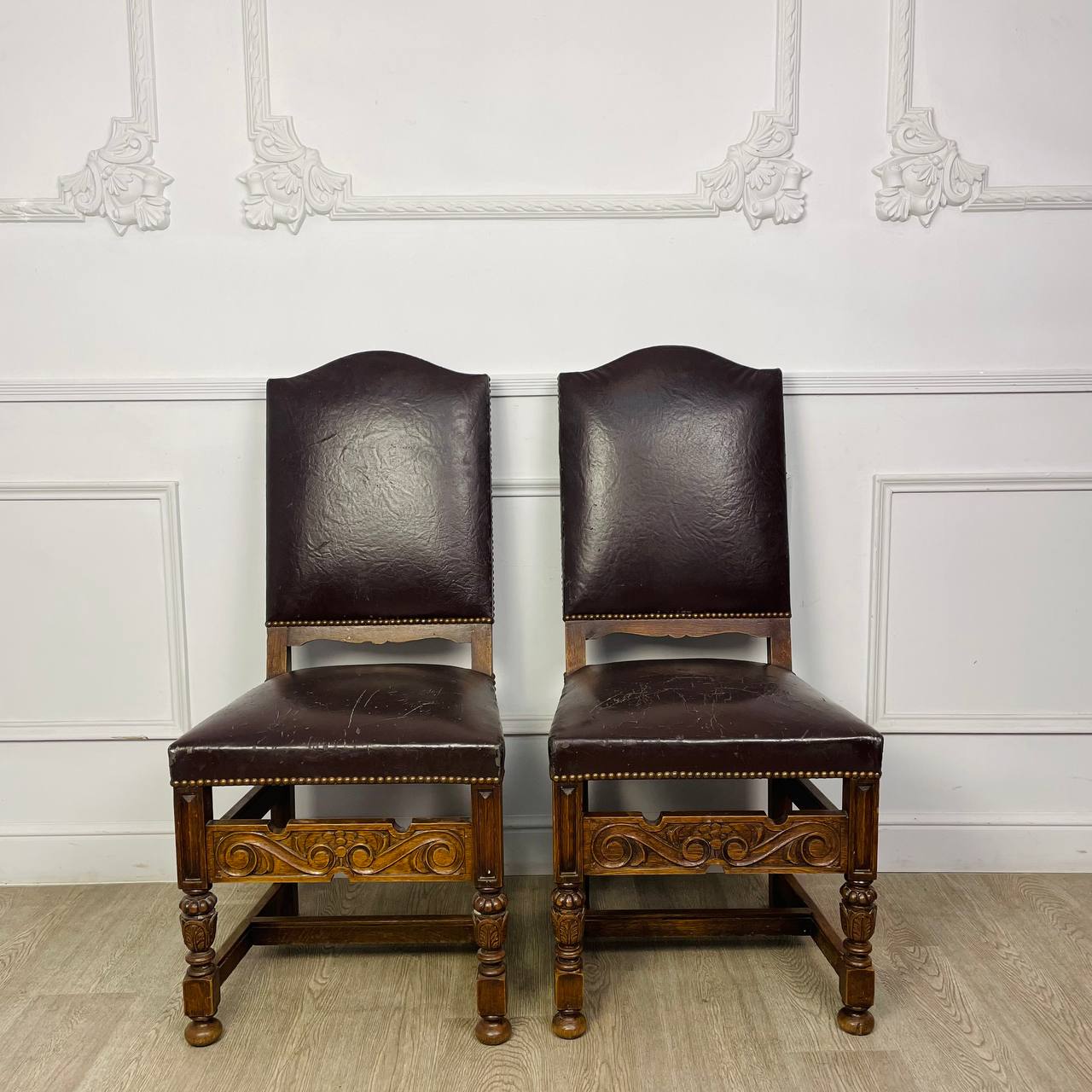 Антикварные стулья