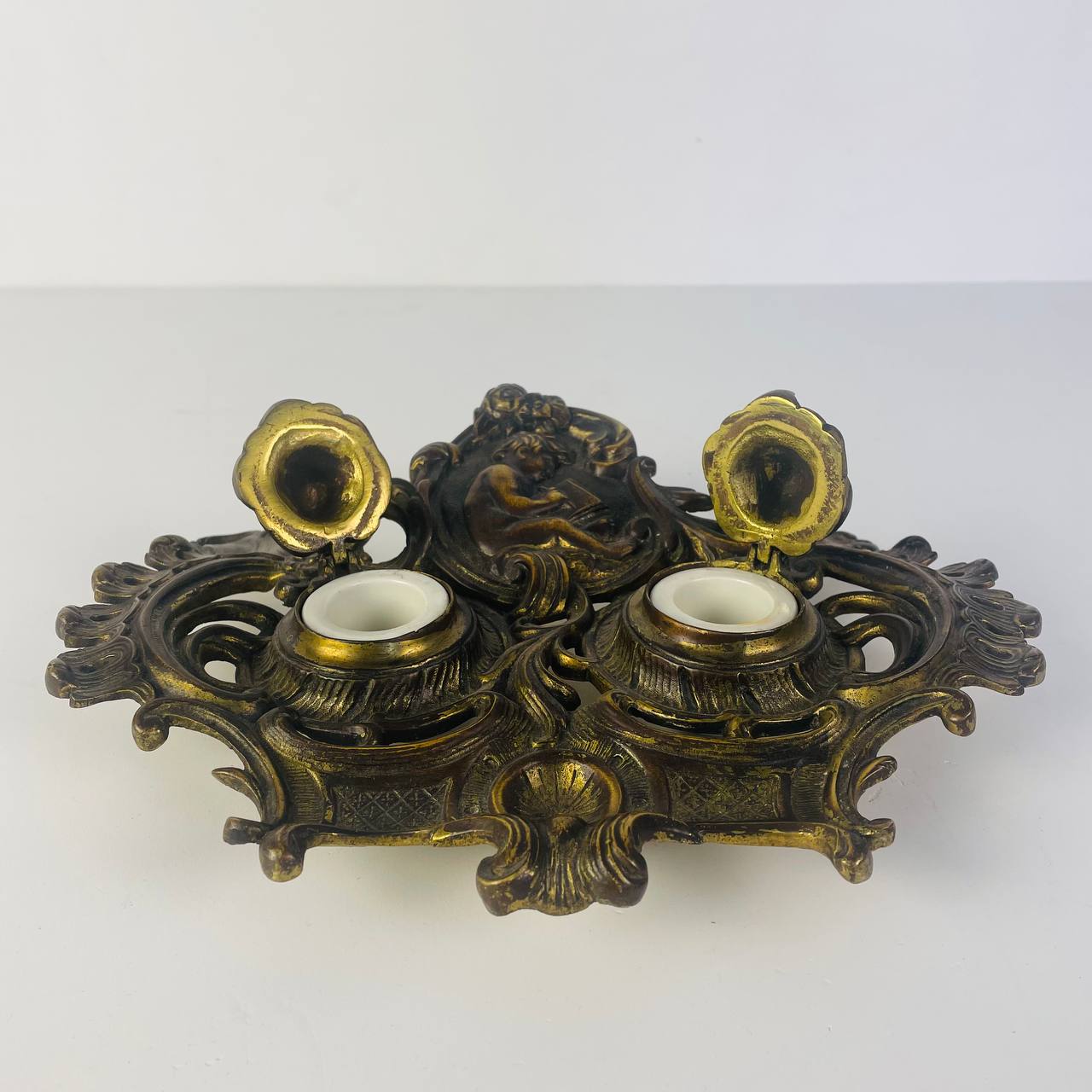 Антикварная чернильница