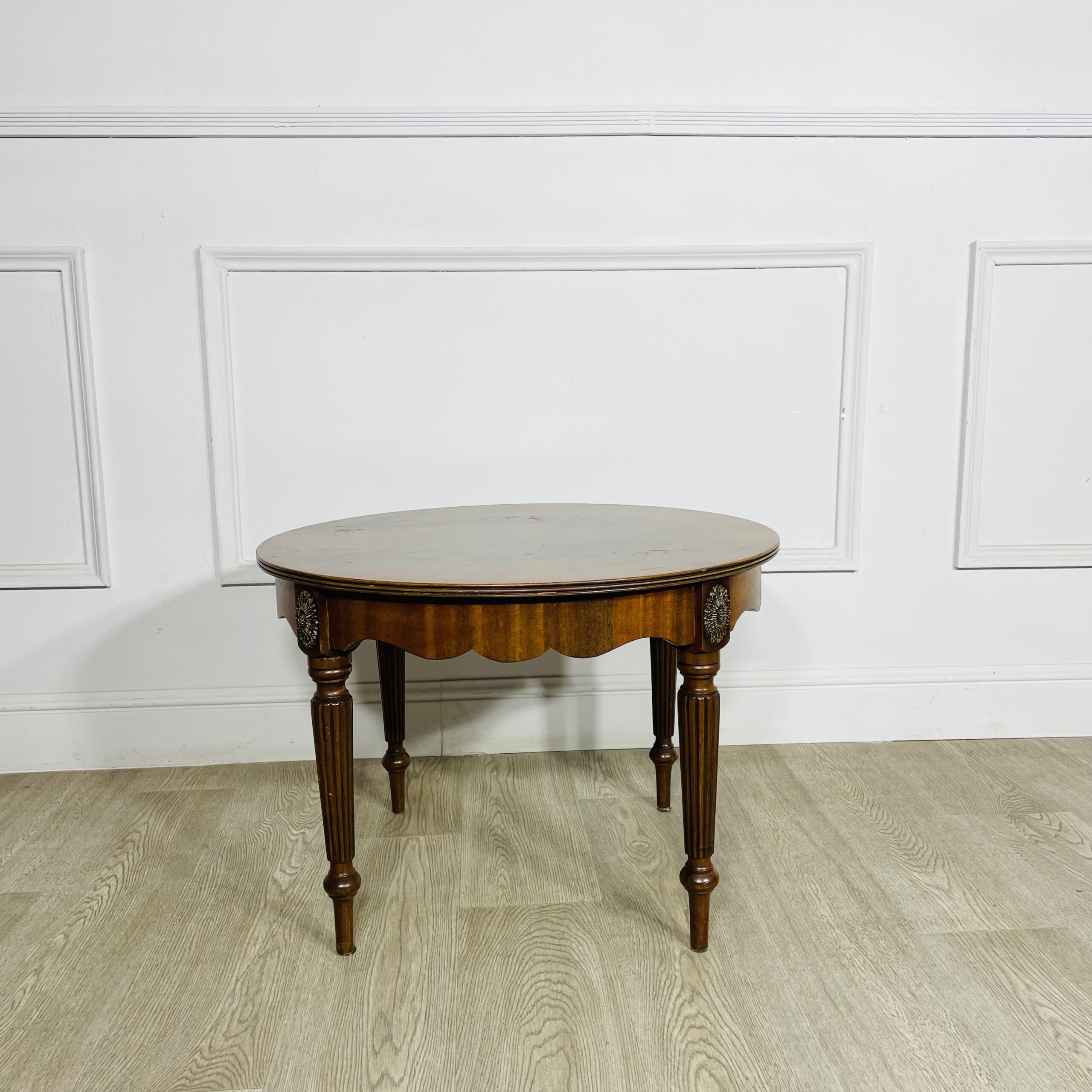 Журнальный антикварный столик 1960 х годов.