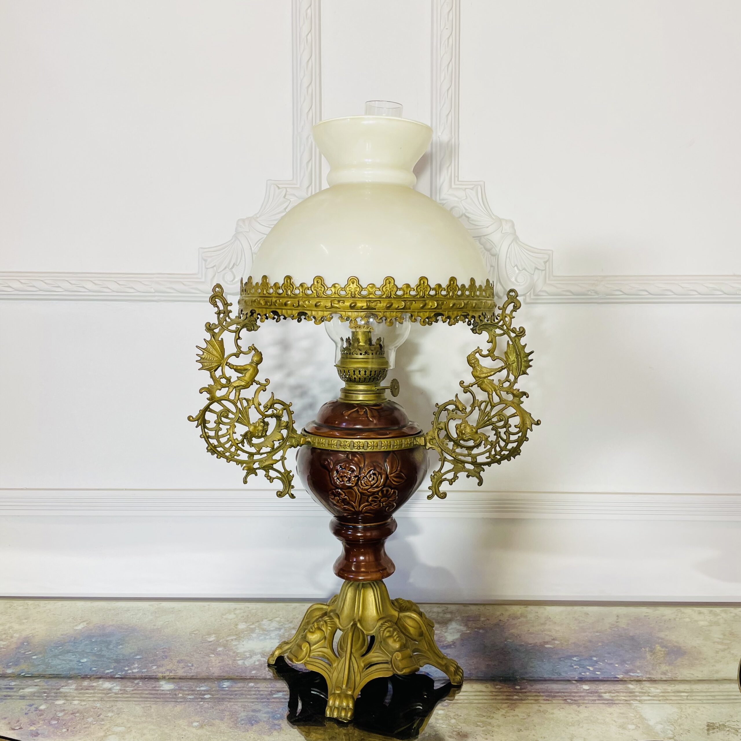 Лампа керосиновая антикварная.