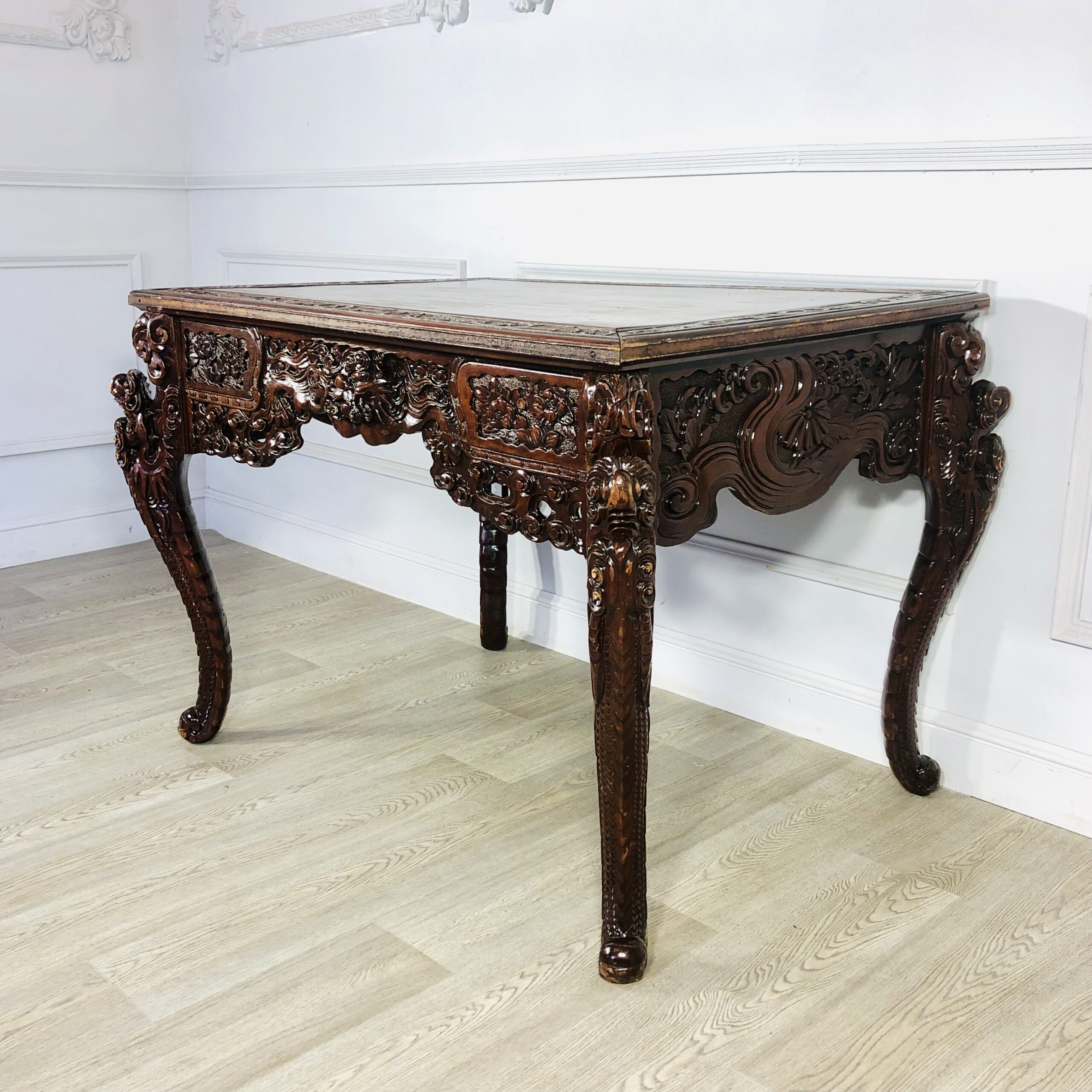 Антикварный письменный стол первой половины ХХ века.