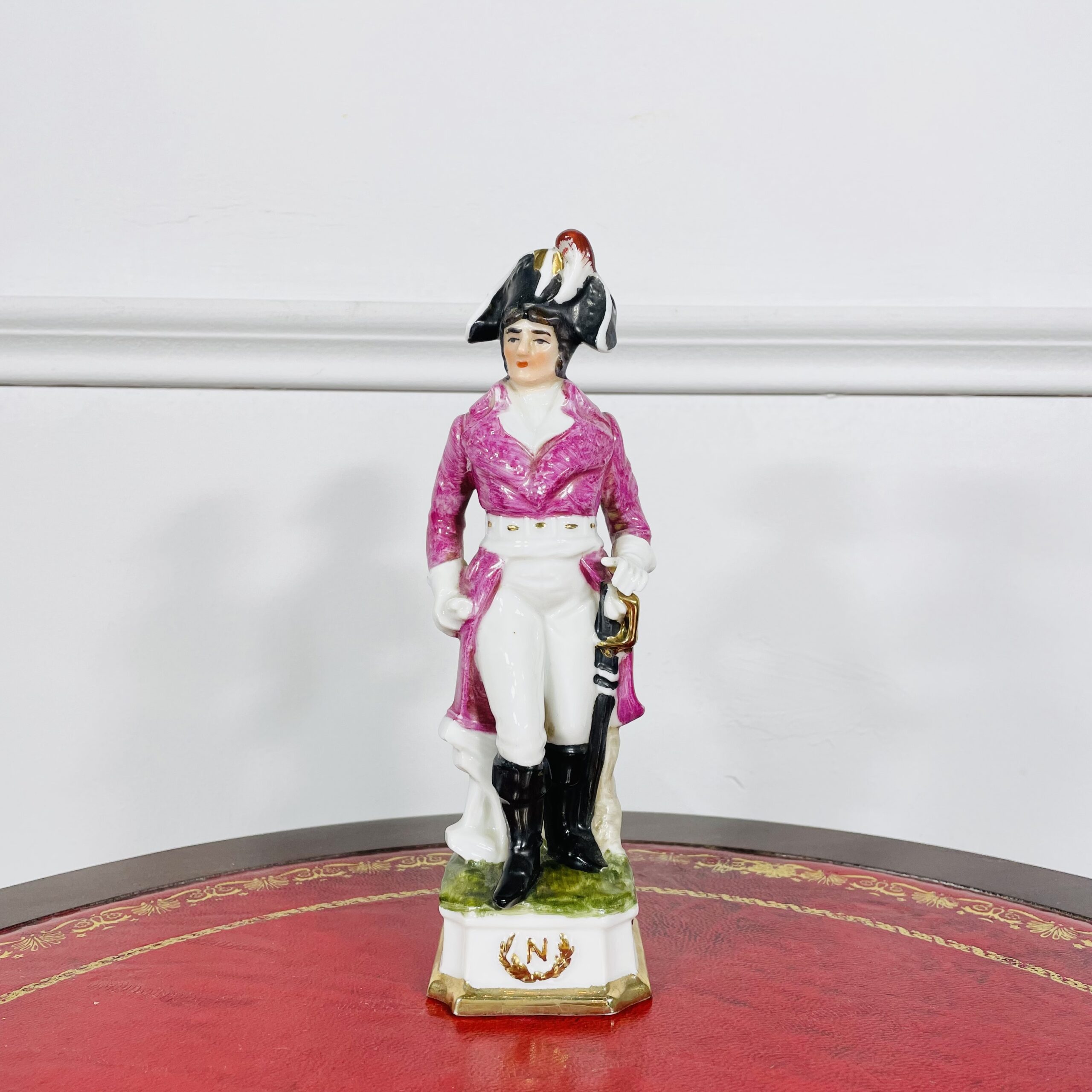 Фарфоровая статуэтка из коллекции «Армия Наполеона I» второй половины XX века.