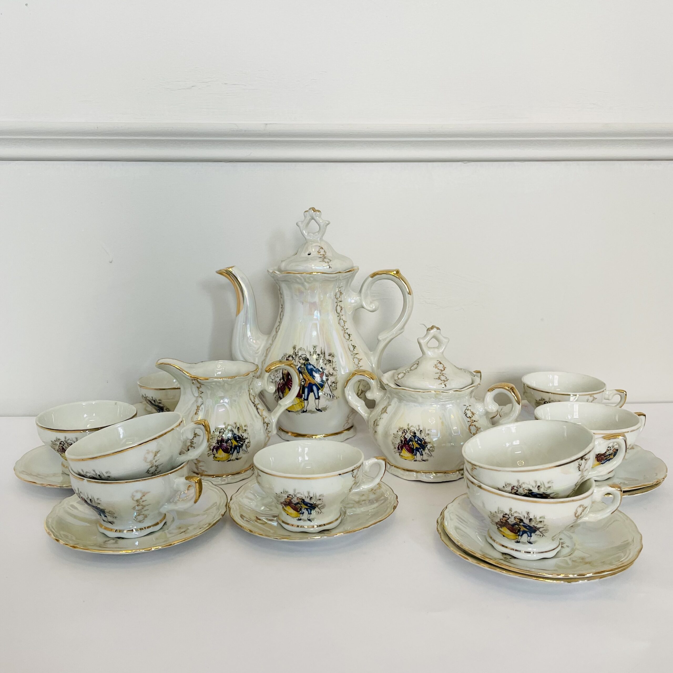 Кофейный сервиз 1960х годов на 12 персон.