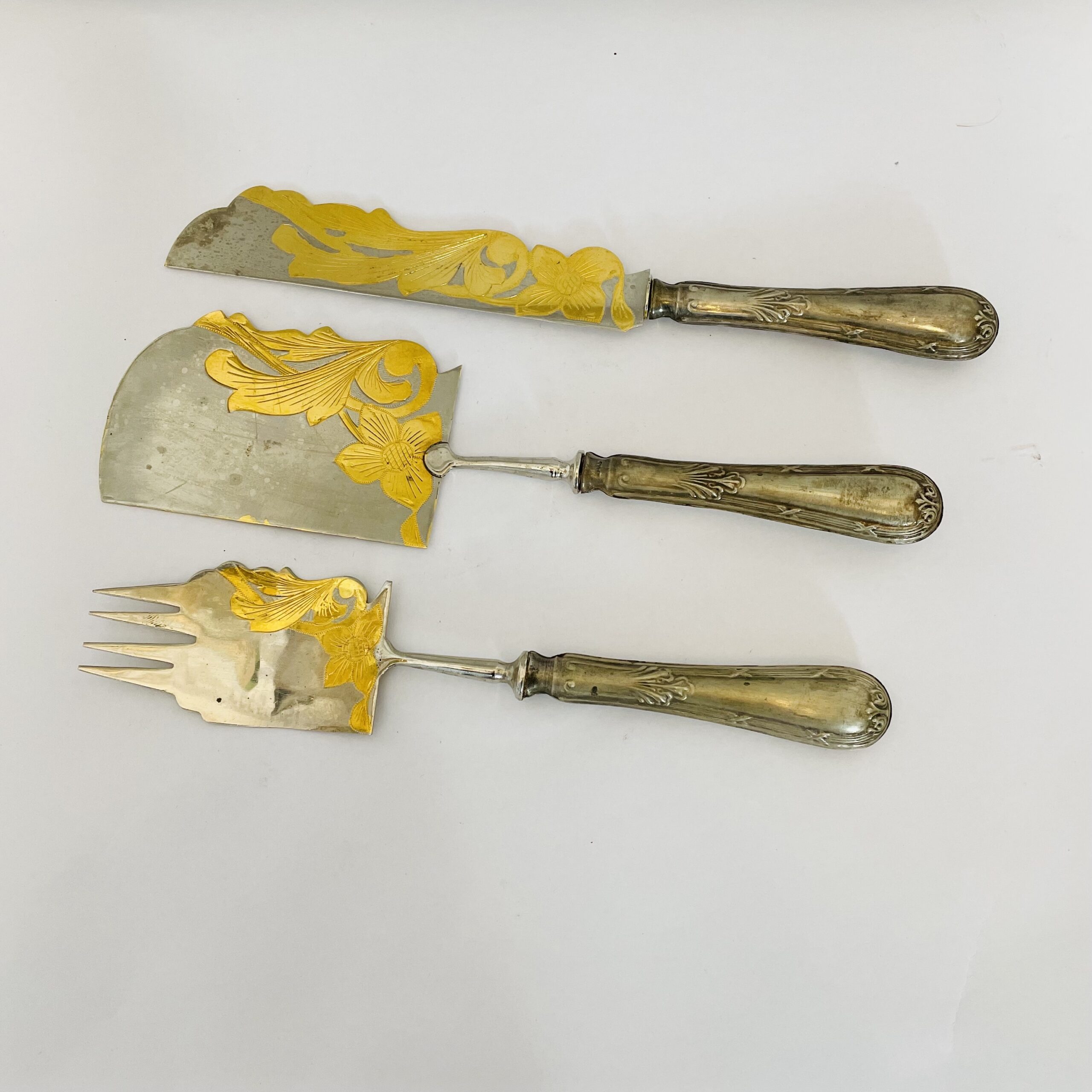 Десертный набор приборов середины 20 века.