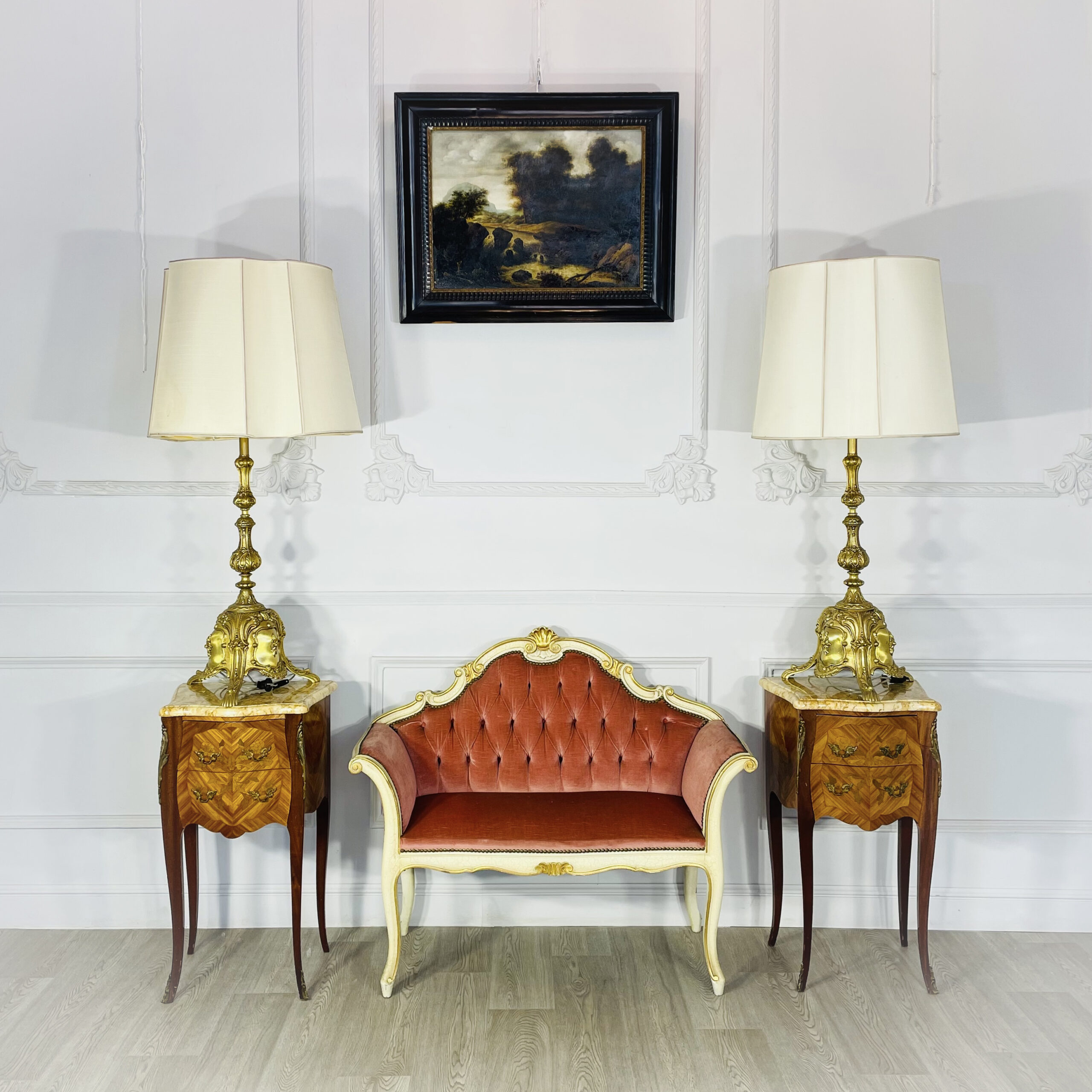 Антикварные лампы.