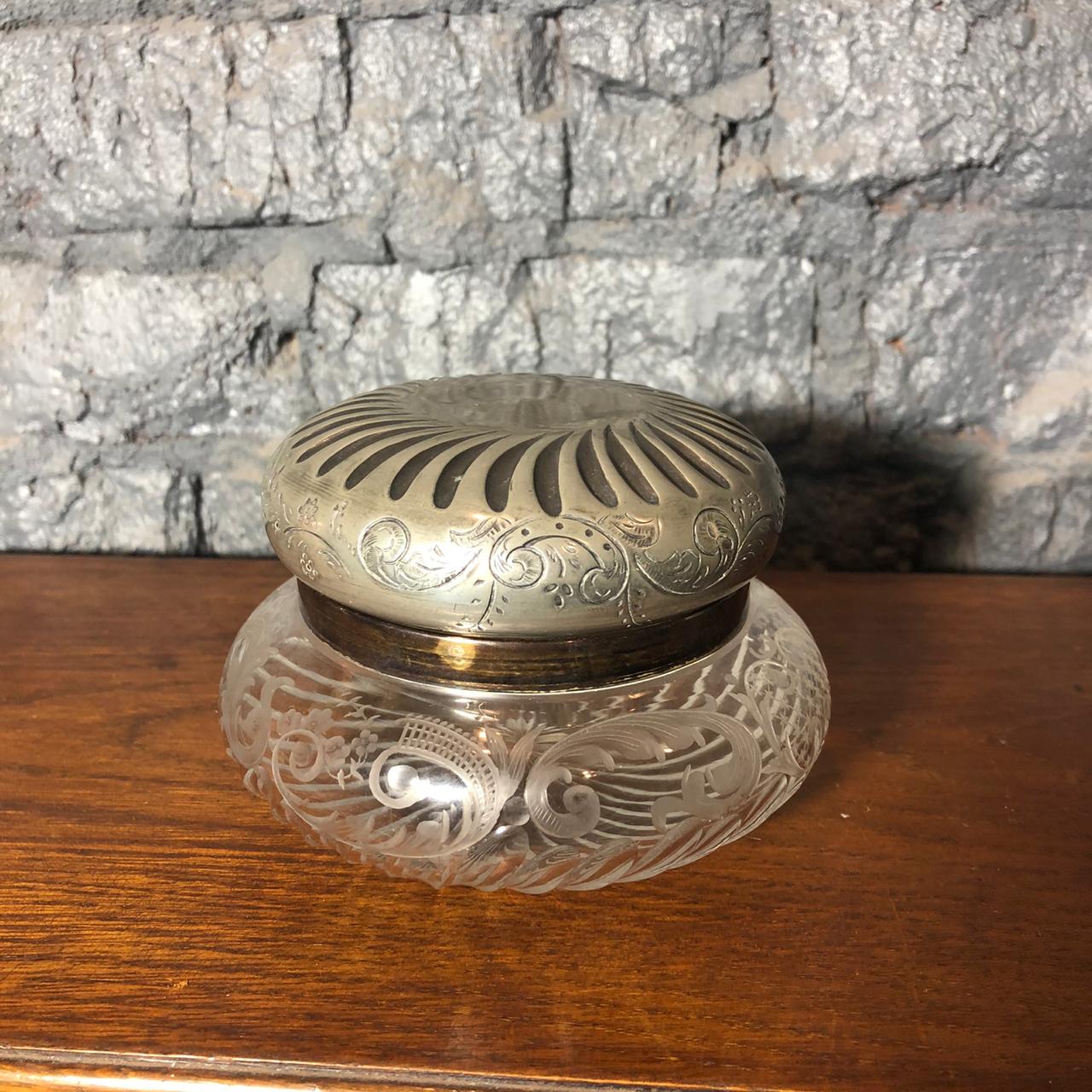 Шкатулка антикварная начала XX века.