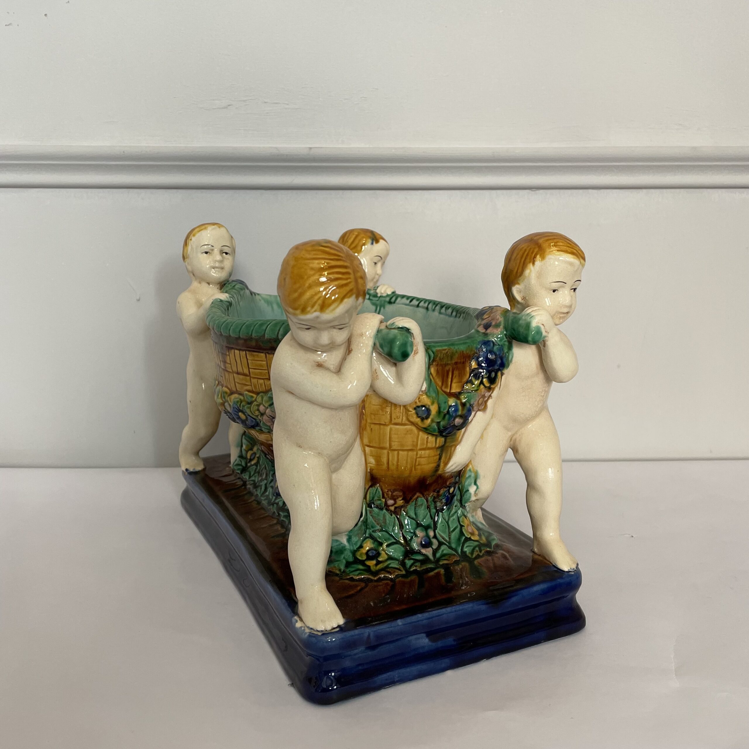 Ваза-кашпо антикварная начала XX века.