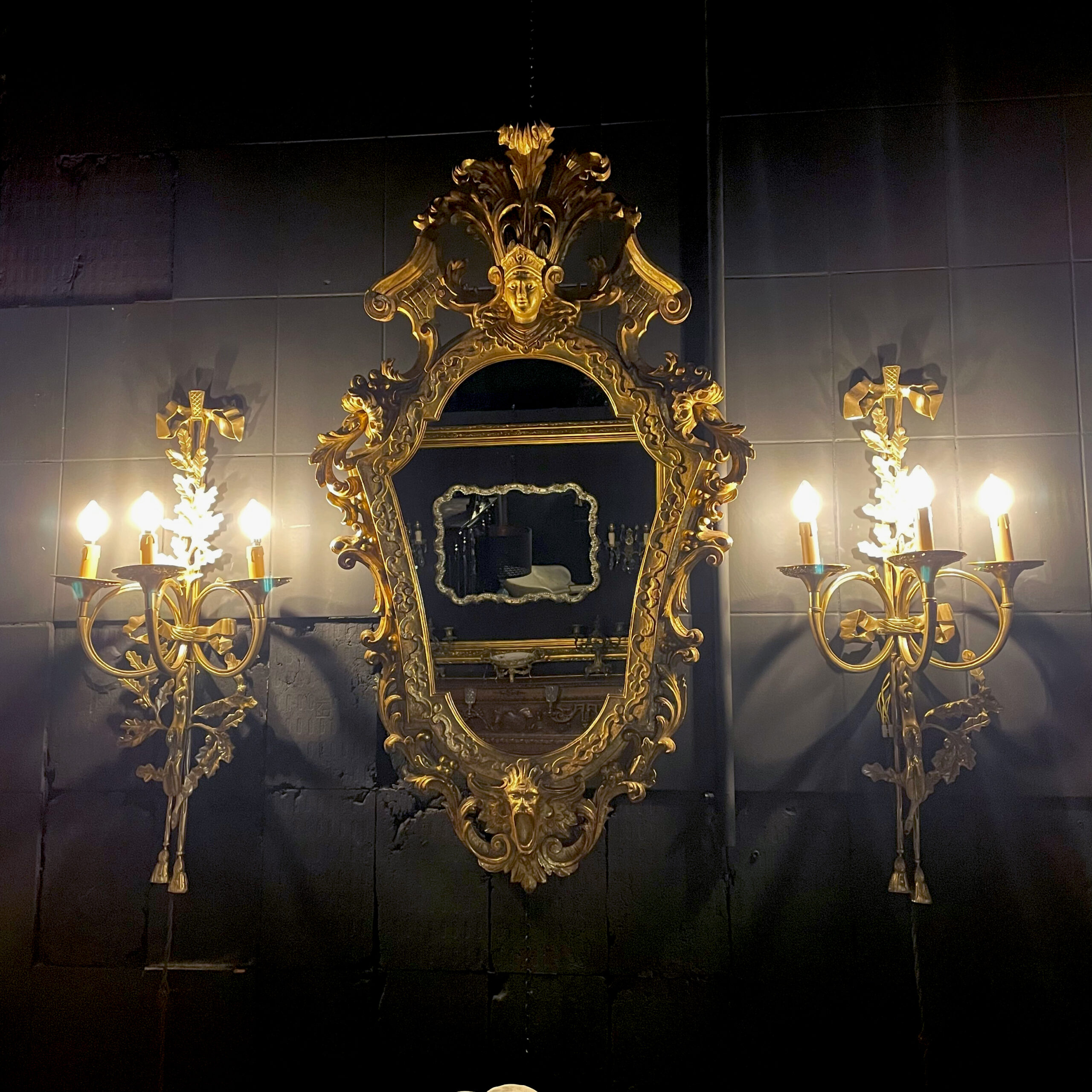 Парные ОГРОМНЫЕ антикварные бра "Дубовая ветвь" XIX века.