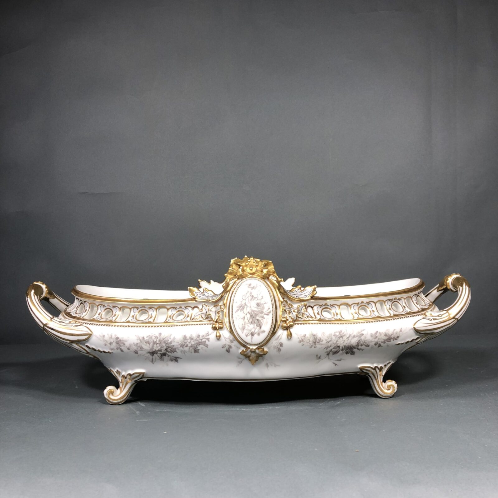 ОГРОМНАЯ антикварная жардиньерка XX века.